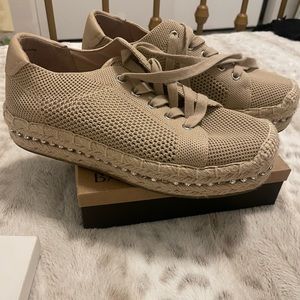 Chelsea & Violet platform sneakers